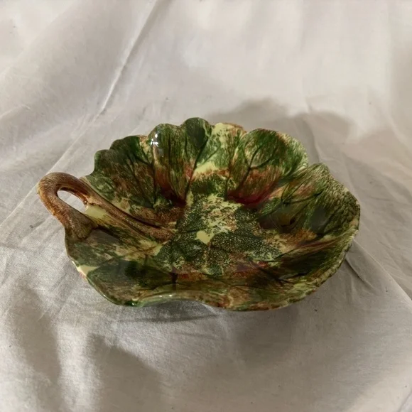 Vintage Jamieson's Capistrano California Pottery Leaf Shaped Candy Dish - Picture 2 of 9